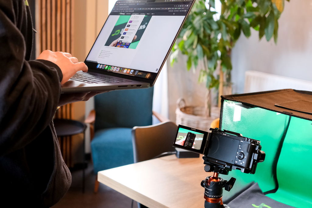 Example of how it can look when reviewing Bingoport.