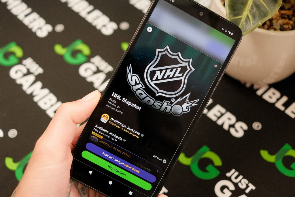 Photo of DraftKings casino online slots NHL Splash DK exclusive.