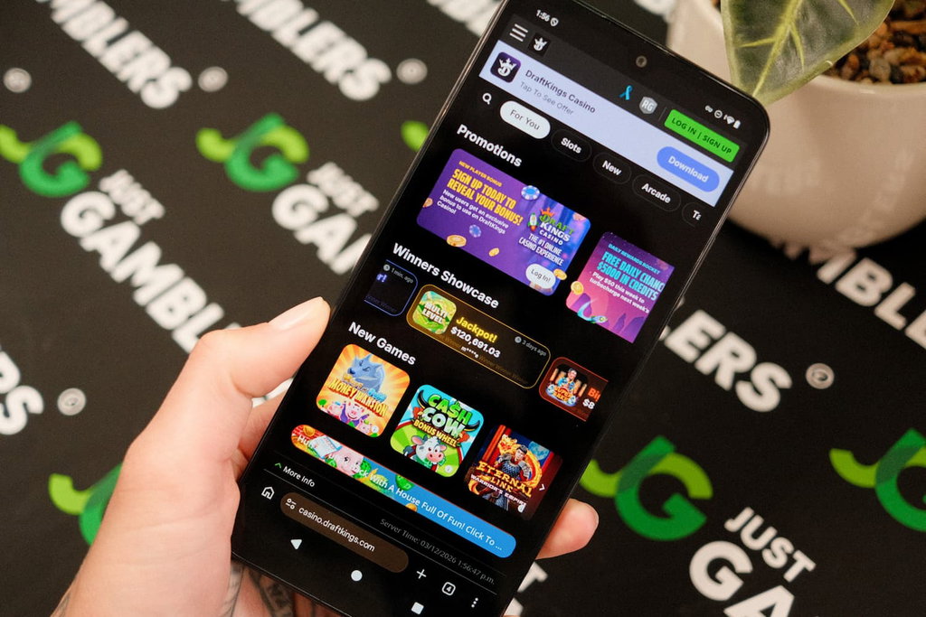 Photo overview of DraftKings online casino landing page.