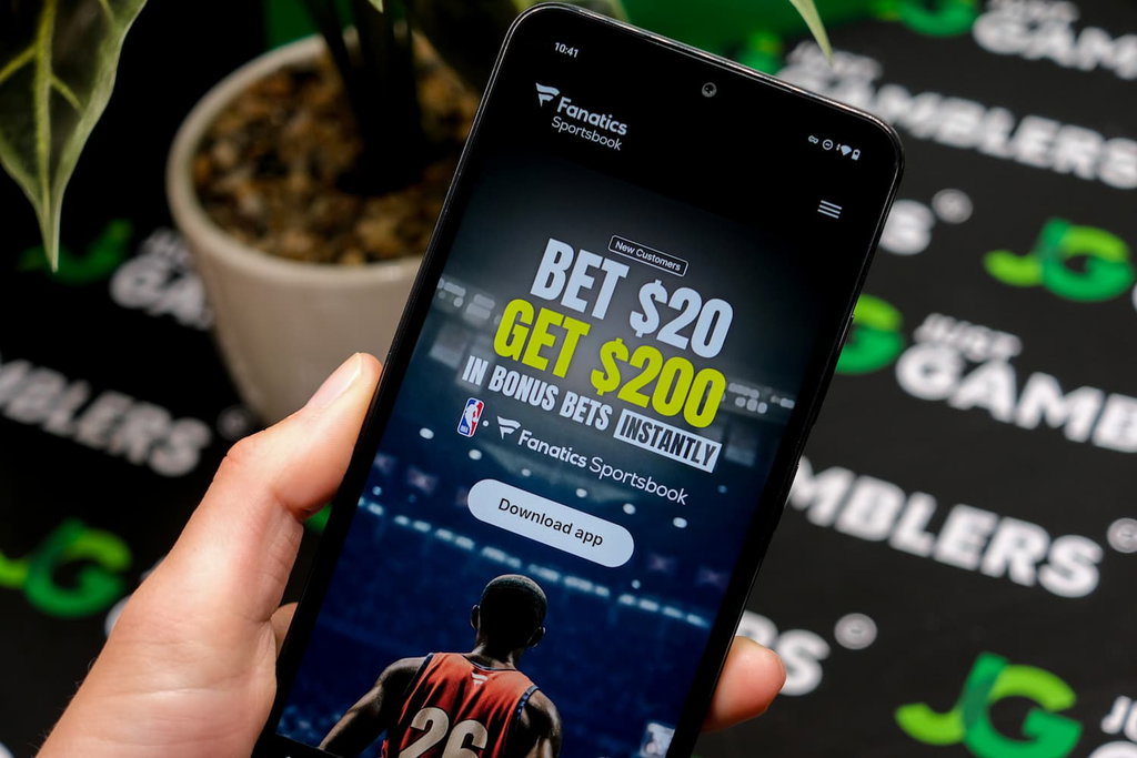 Photo of Fanatics third-best NY sports betting site.