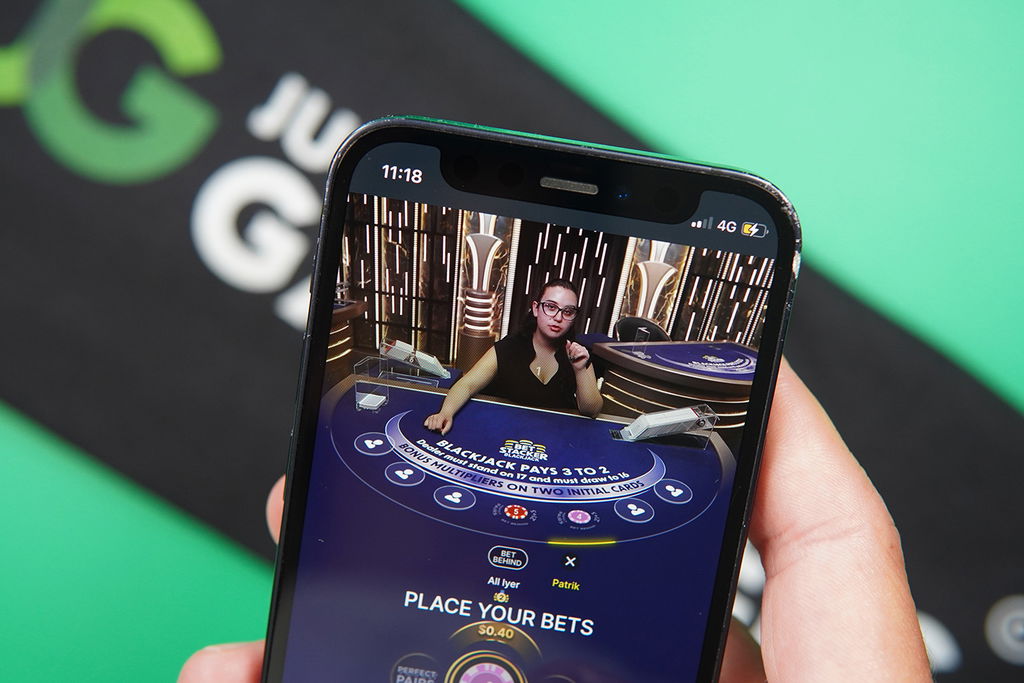 Photo of Blackjack in a Live Dealer Sweepstakes Site.