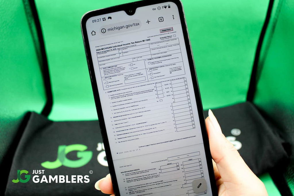 Michigan online gambling tax guide: photo of MI-1040 form.