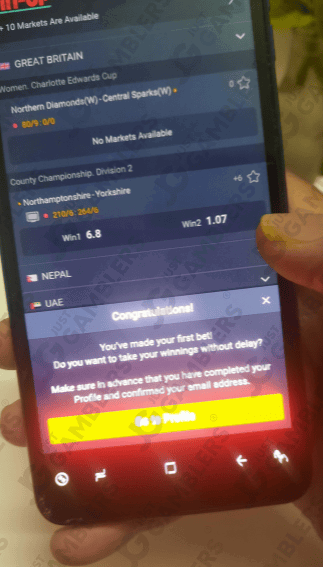 Placing a bet at Pin-Up Casino.