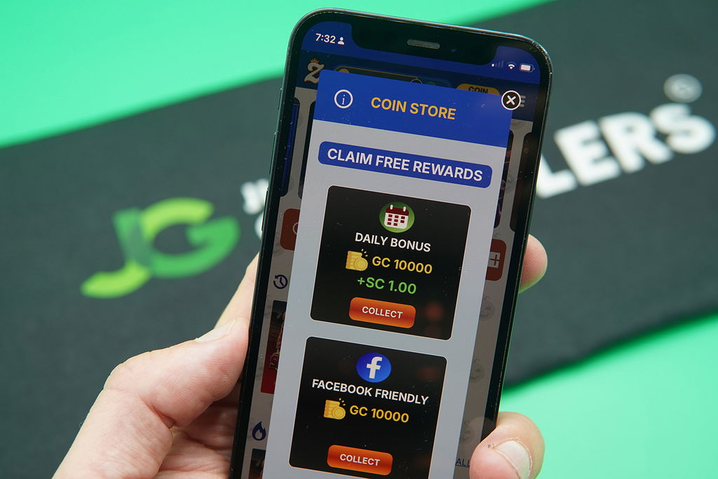 Photo of Patrik Lidin holding an iPhone showing the daily free rewards at Zula Casino